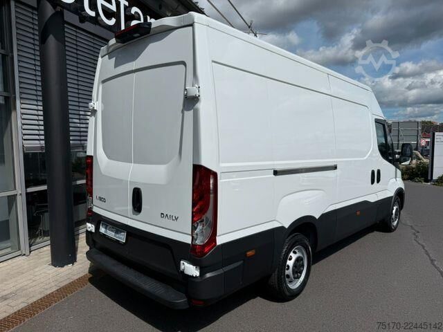High-roof van Iveco Daily 35S14 V Y ASC-Ausbau Kastenwagen *R 3.520*