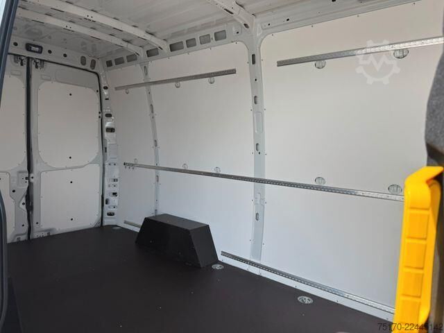 High-roof van Iveco Daily 35S14 V Y ASC-Ausbau Kastenwagen *R 3.520*