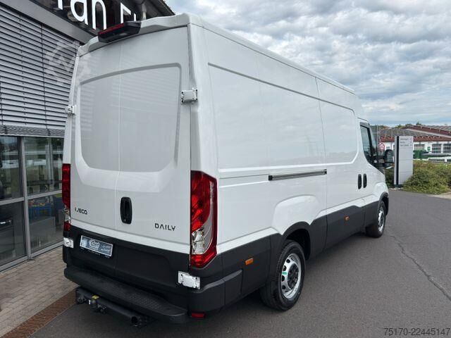 High-roof van Iveco Daily 35S14B V Airlineschienensystem *AHK 3,5 t*