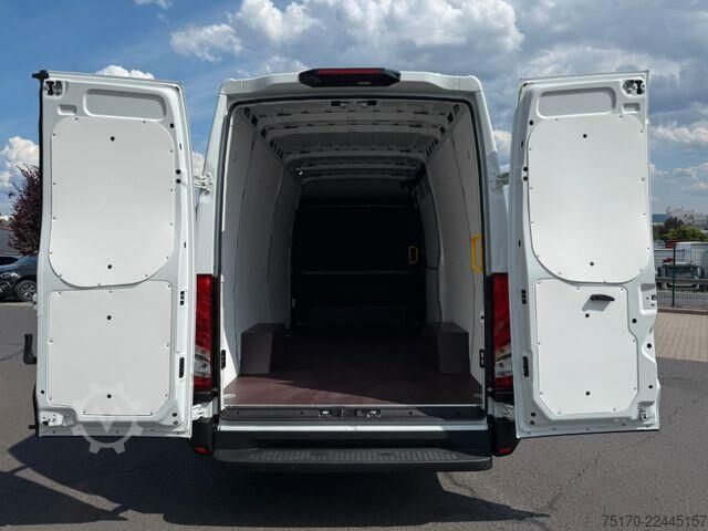 High-roof van Iveco Daily 35S16H3.0A8 V Y ASC-Ausbau Kastenwagen