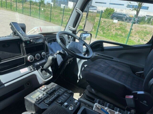 Van Mitsubishi Fuso Canter 7,5t Brock SL 140/2
