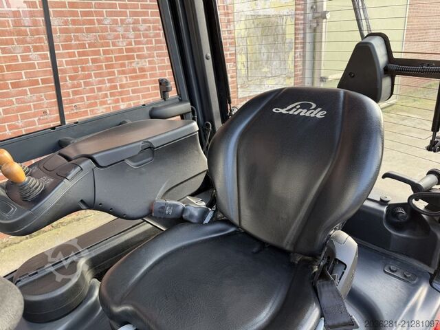 Elektro 4 Rad-Stapler Linde E18 PH-02