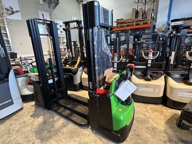 High Lift stacker Cesab S220L