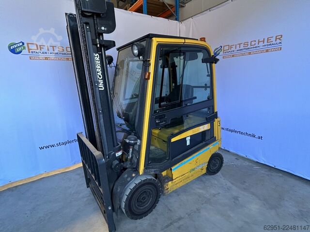 Electric 4-wheel forklift UniCarriers 1Q2L25Q