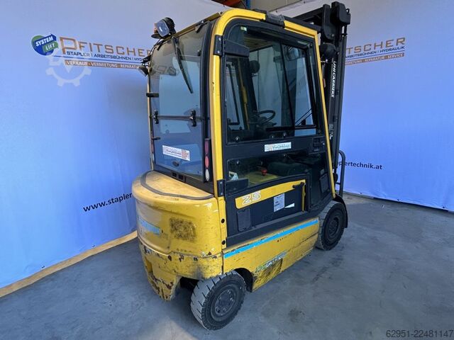 Electric 4-wheel forklift UniCarriers 1Q2L25Q