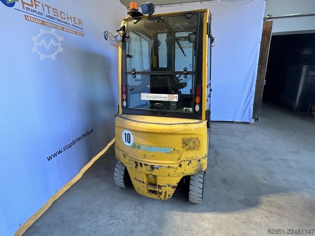 Electric 4-wheel forklift UniCarriers 1Q2L25Q