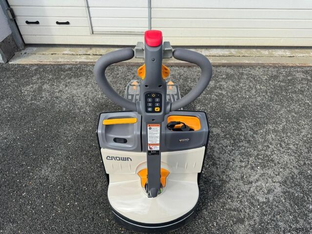 Electric Pallet Truck Crown WJ 50 1.2