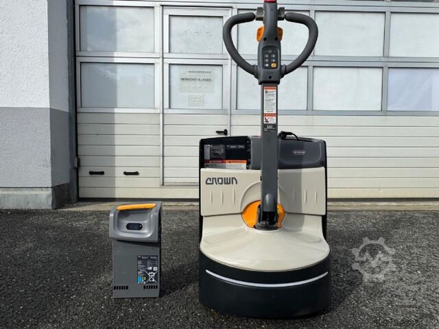 Electric Pallet Truck Crown WJ 50 1.2