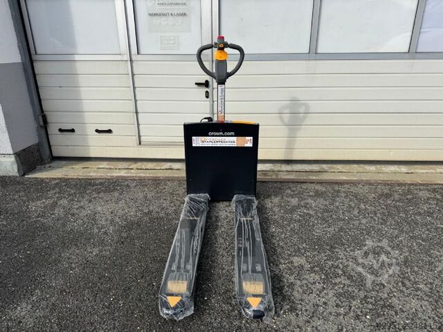 Electric Pallet Truck Crown WJ 50 1.2