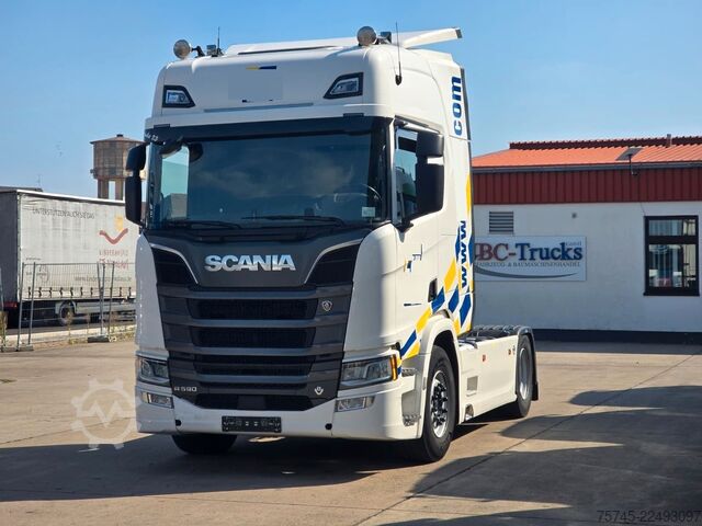 Standard SZM SCANIA R590 * V8 * RETARDER * ACC * 2X TANK * 1. HAND