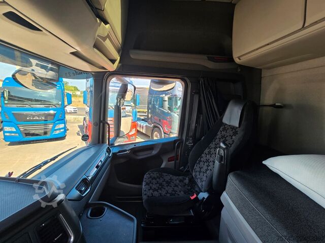Standard SZM SCANIA R590 * V8 * RETARDER * ACC * 2X TANK * 1. HAND