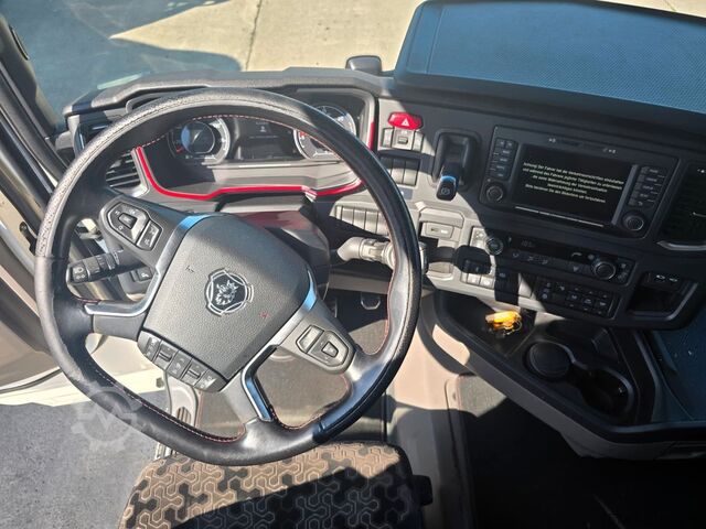 Standard SZM SCANIA R590 * V8 * RETARDER * ACC * 2X TANK * 1. HAND
