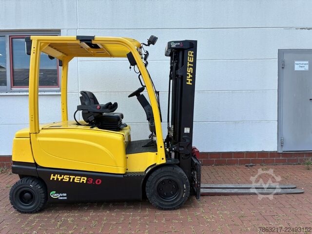 Elektro 4 Rad-Stapler Hyster J 3.0 XN