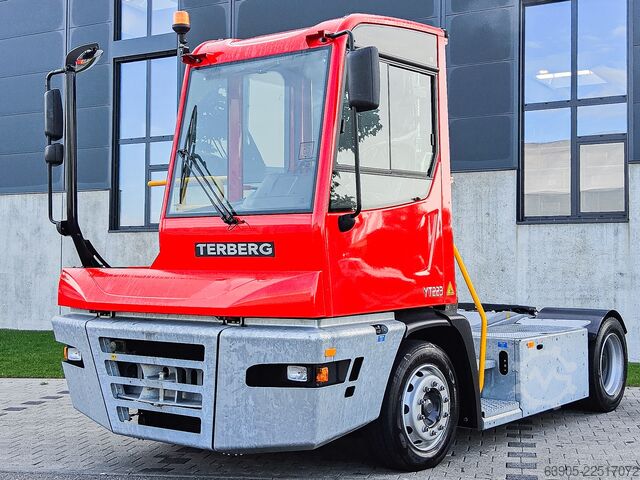Zugmaschine Terberg YT 223