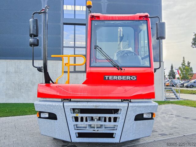 Zugmaschine Terberg YT 223