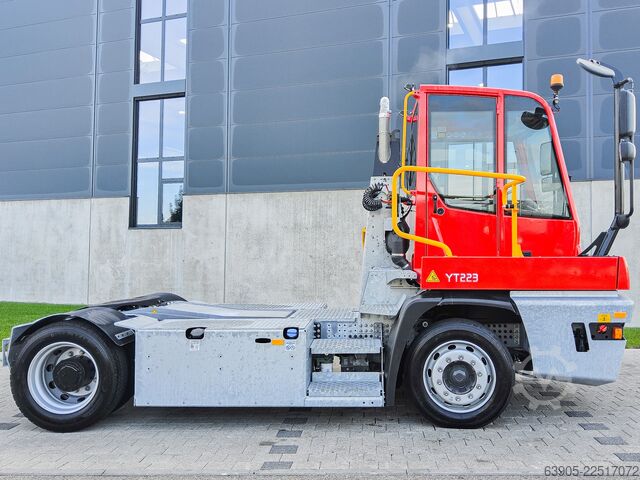 Zugmaschine Terberg YT 223