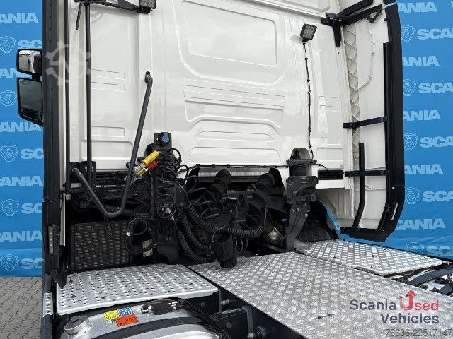 Standard tractor unit Scania R 530 A6x2/4NA DIFF-L RETARDER V8 PARK AIRCO ACC