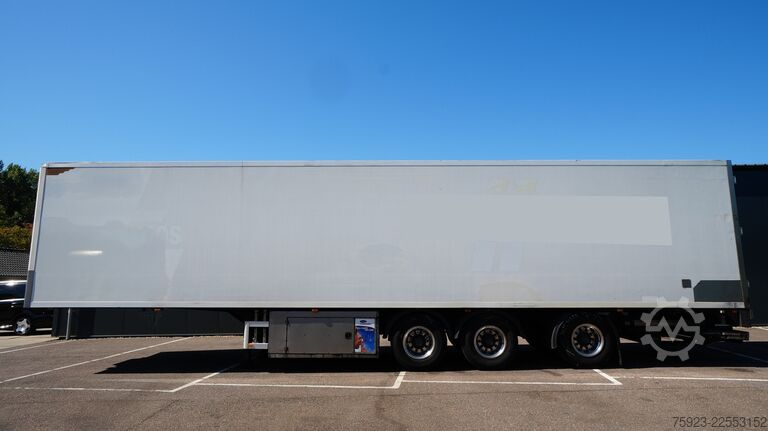 Refrigerated/frozen transport H.T.F. 3 Axle frigo trailer Carrier Vector 1850