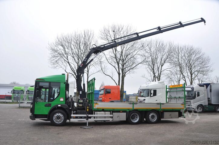 Crane truck Renault D 320 6X2 HIAB 111 + REMOTE / RETARDER 161.692km