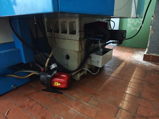 Milling machine Strahclyde Machine tools SMT 850