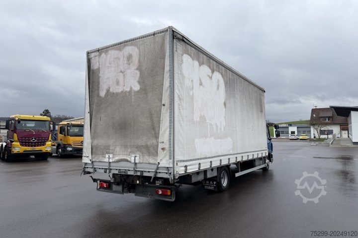 Flatbed truck with tarp DAF LF 220 108 4x2 Blache