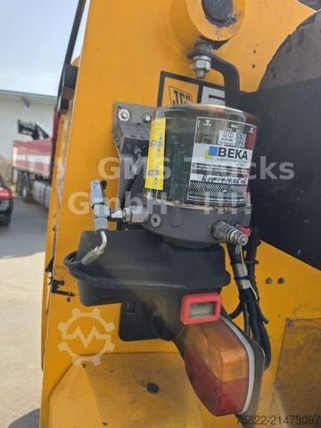 Wheel loader JCB 550-80 WM / 4X4 / 5ton / 8m / German