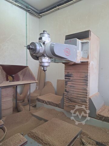 Vertical wood machining center Pade, Italy Target