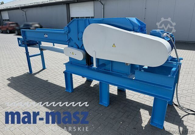 Holzhäcksler/Shredder mit einer Walze von 450 mm Durchmesser Ferrari 