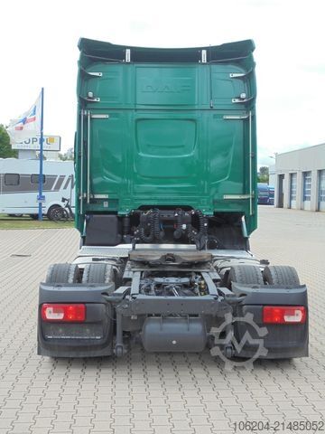 Volumen SZM DAF XF480 FT Low Deck Sleeper High Cab Climate LCV