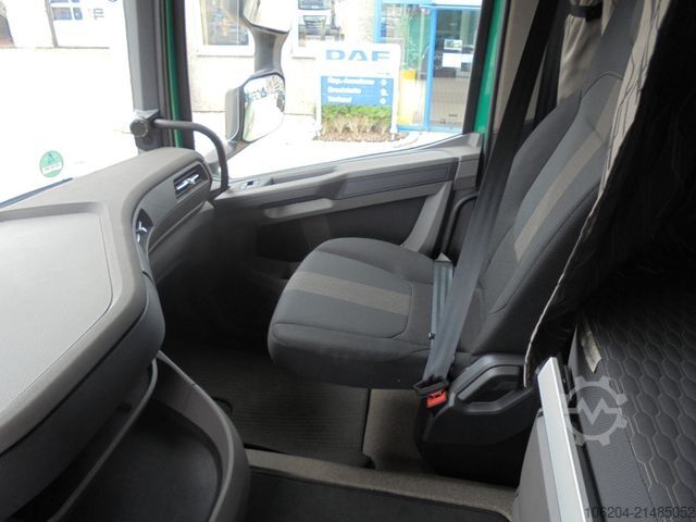 Volumen SZM DAF XF480 FT Low Deck Sleeper High Cab Climate LCV