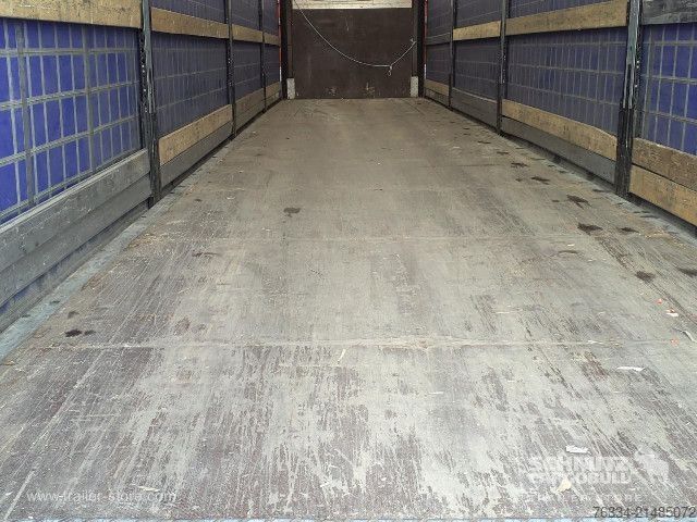 Auflieger mit Pritsche & Plane Schmitz Cargobull Semitrailer Curtainsider Standard Hayon