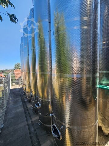 Stainless steel tanks, 36,000 L and 20,000 L Skrlj  inox tankovi Inox tankovi vinifikatori sa hladjenjem