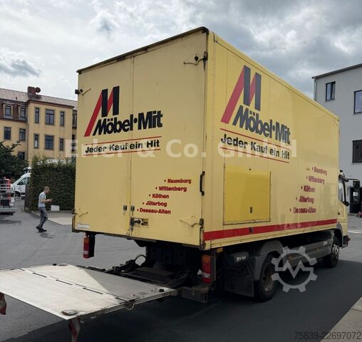 Transporter mit Koffer MERCEDES-BENZ 815, LBW gefaltet, Blattfederung