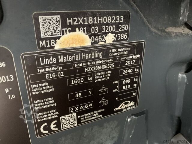 Electric 3-wheel forklift Linde E16-02