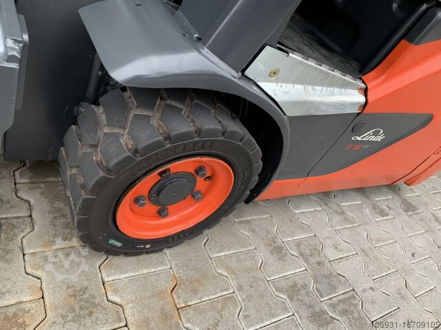 Electric 3-wheel forklift Linde E16-02