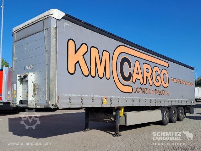 Auflieger mit Pritsche & Plane Schmitz Cargobull Curtainsider Standard Getränke
