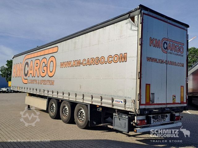 Auflieger mit Pritsche & Plane Schmitz Cargobull Curtainsider Standard Getränke