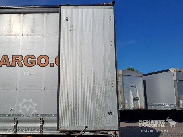 Auflieger mit Pritsche & Plane Schmitz Cargobull Curtainsider Standard Getränke