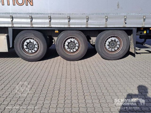 Auflieger mit Pritsche & Plane Schmitz Cargobull Curtainsider Standard Getränke