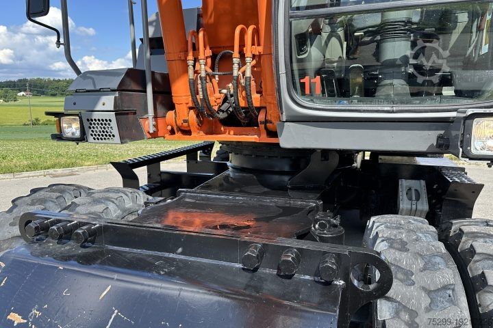Chain excavator Hitachi ZX210W Lehnhoff Schnellwechsler / Swiss-Vehicle