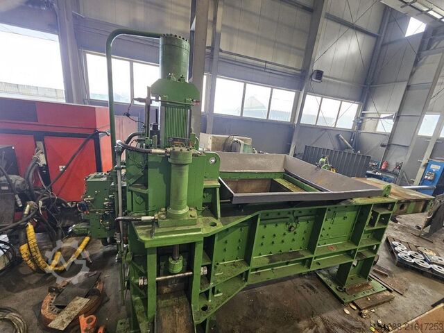 Paketierpresse Henschel PS 3-30 / 30 B