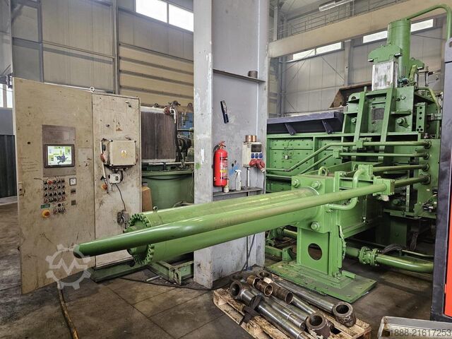 Paketierpresse Henschel PS 3-30 / 30 B