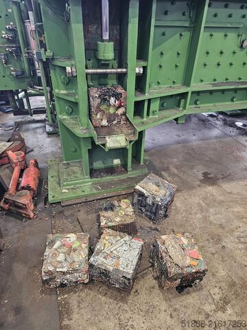 Paketierpresse Henschel PS 3-30 / 30 B