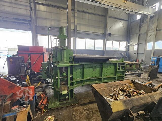 Paketierpresse Henschel PS 3-30 / 30 B