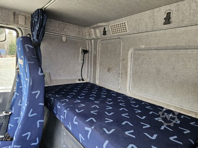 Tipper truck Iveco AT 260S42Y 7PS Kran+FUNK Hiab 166 E-4H