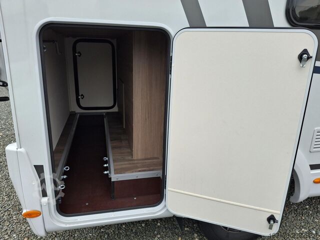 Teilintegriertes Wohnmobil CARADO V 132
