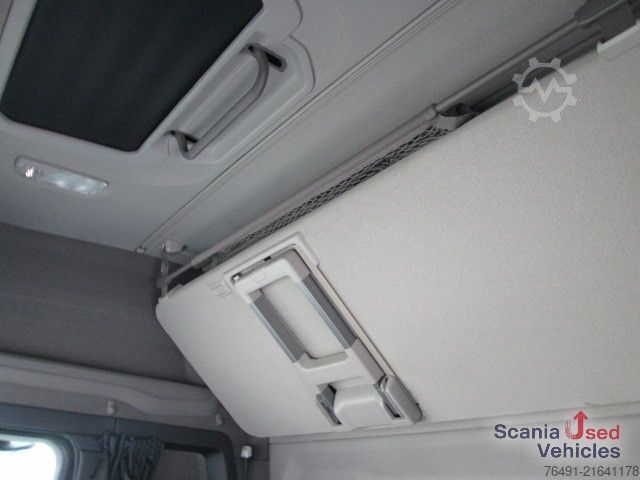 Standard tractor unit Scania R 450 A4x2NA / Navi / Standklima / Retarder