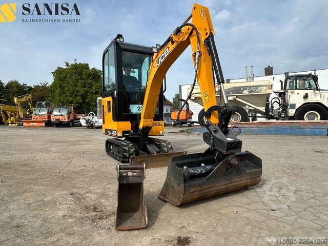 Minibagger JCB 15C-1/SW/2xLöffel/1,7 t/Schwenkarm