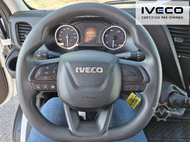 Transporter mit Koffer IVECO 35C16H Koffer / LBW