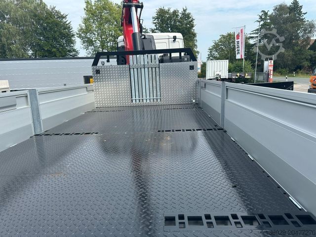 LKW mit Pritsche (offen) MAN TGS 41.520 8x8 mit Fassi Ladekran F710RA.2.26